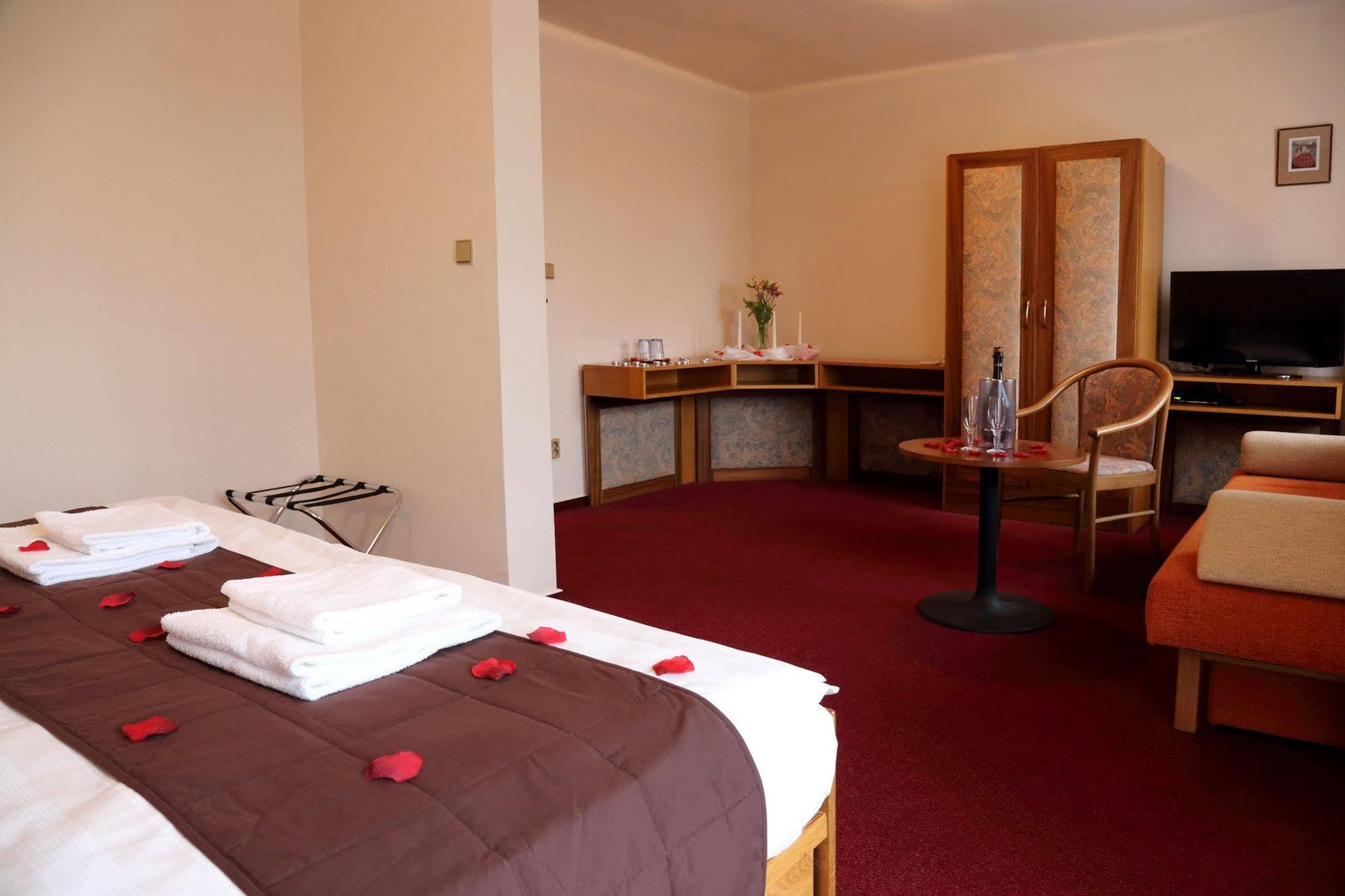 Resort Hotel Zvikov Zvíkovské Podhradí Zewnętrze zdjęcie